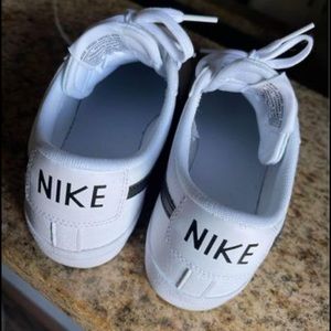 Nike Blazer Low W/9 B/7